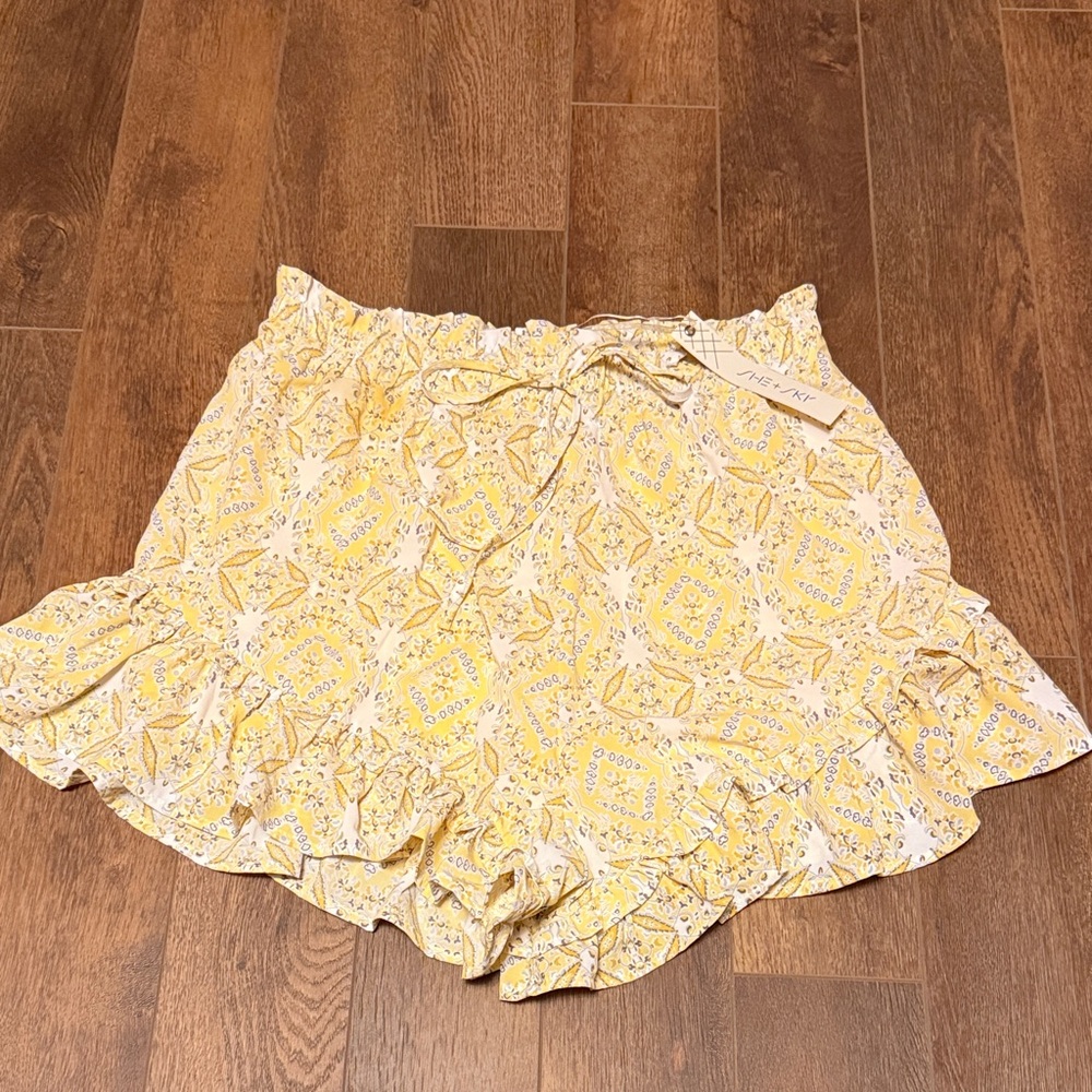 She + Sky Yellow Floral Shorts